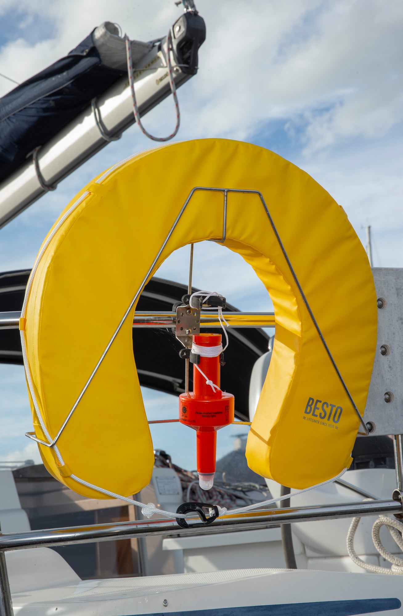 BESTO, BESTO BUOY SET WIPE CLEAN YELLOW Horse shoe buoy Yellow